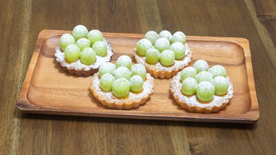 mini green grape tarts.